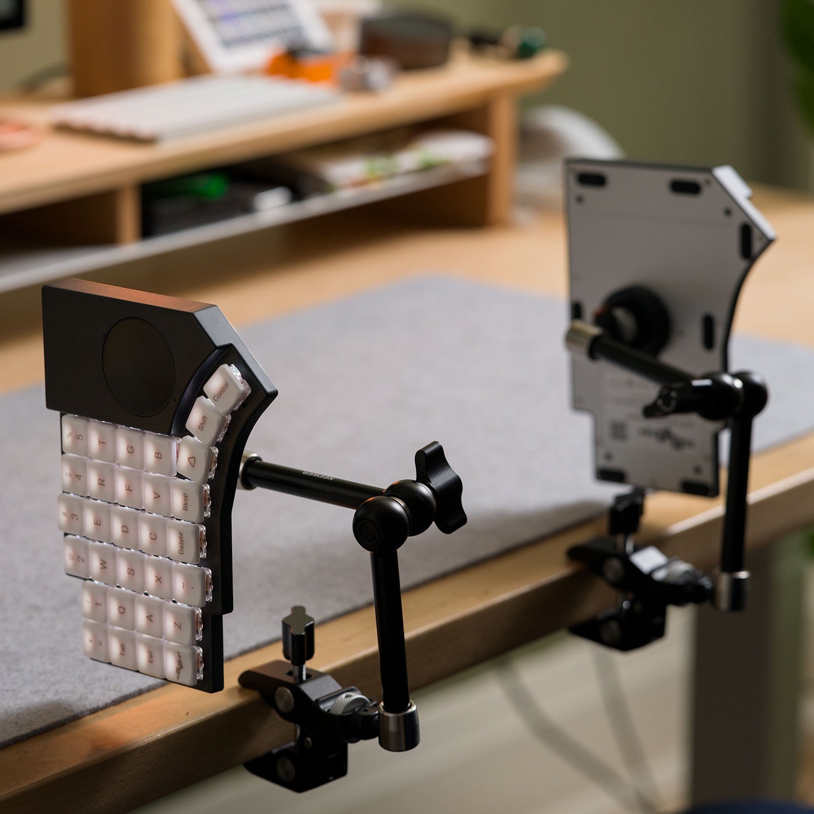 Go60 Mounting Puck - MoErgo
